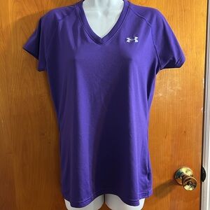 Under Armour semi-fitted t shirt size medium